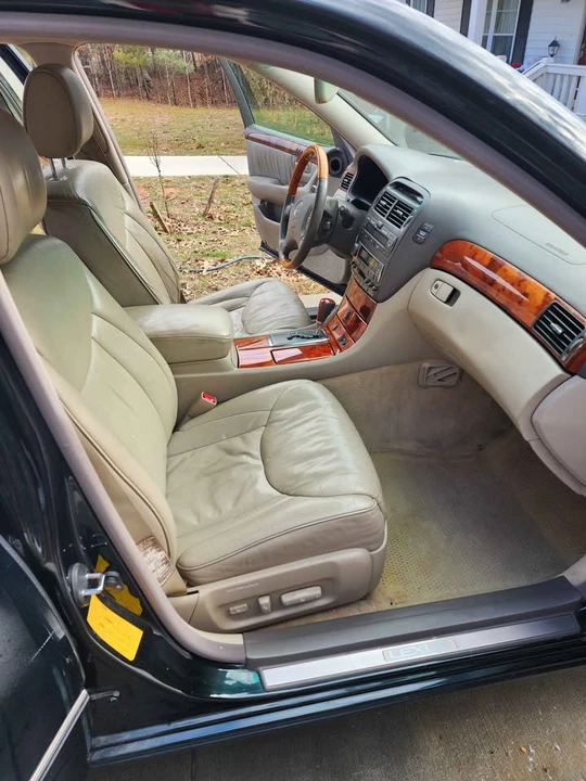 2001 Lexus LS 3rd Gen - Image 7 of 8
