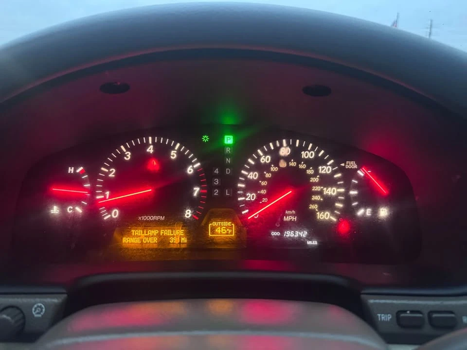 2001 Lexus LS 3rd Gen - Image 14 of 14