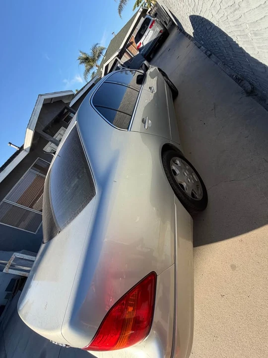 2001 Lexus LS 3rd Gen - Image 5 of 14