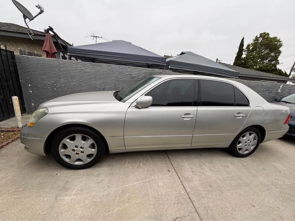 2001 Lexus LS 3rd Gen - Image 2 of 14