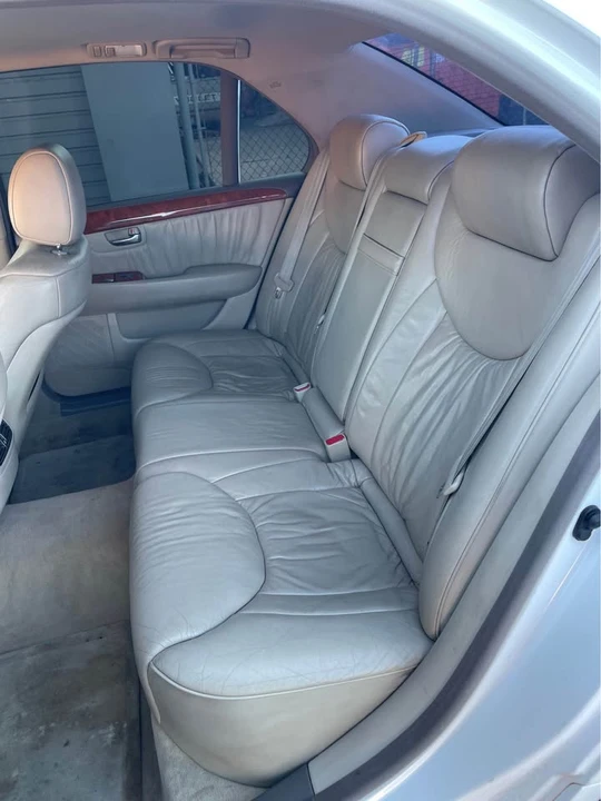 2001 Lexus LS 3rd Gen - Image 14 of 15