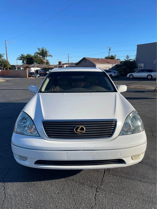 2001 Lexus LS 3rd Gen - Image 5 of 15