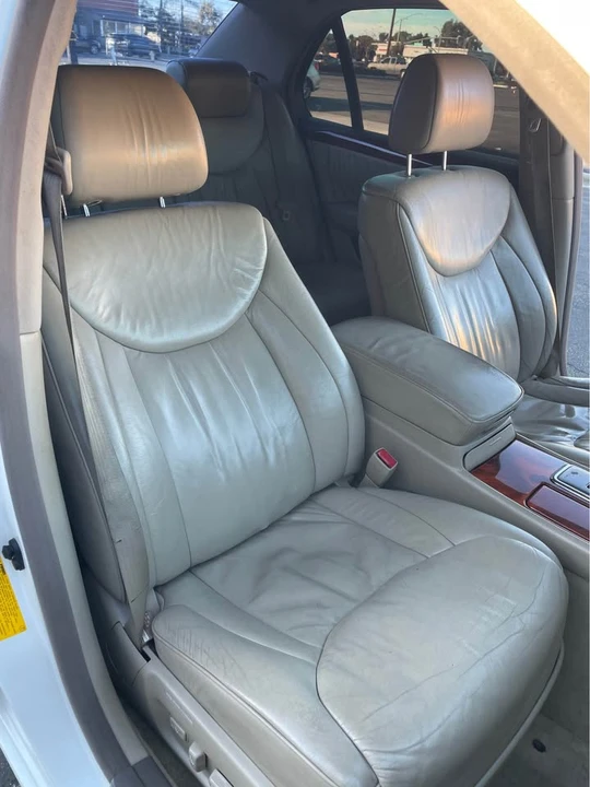 2001 Lexus LS 3rd Gen - Image 11 of 15