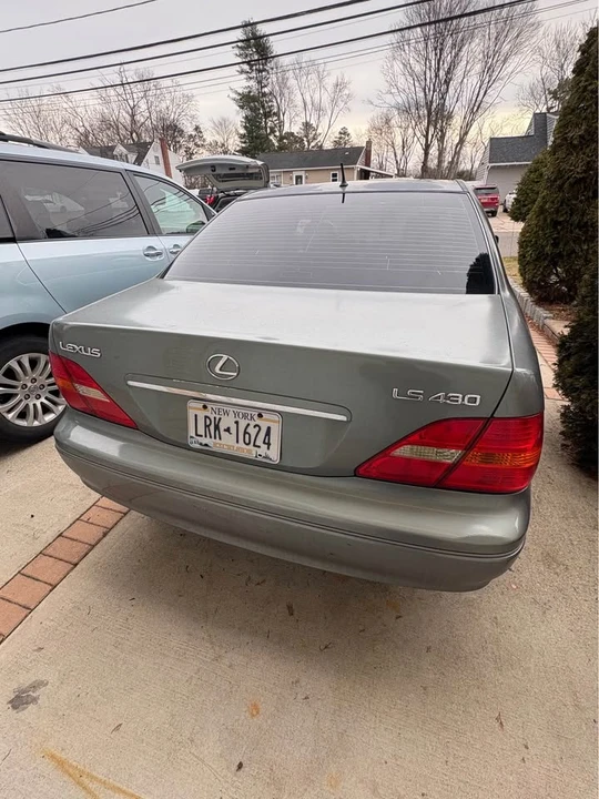 2001 Lexus LS 3rd Gen - Image 4 of 6