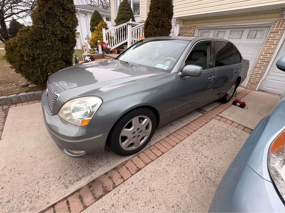 2001 Lexus LS 3rd Gen - Image 2 of 6