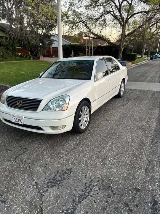 2001 Lexus LS 3rd Gen - Image 3 of 9
