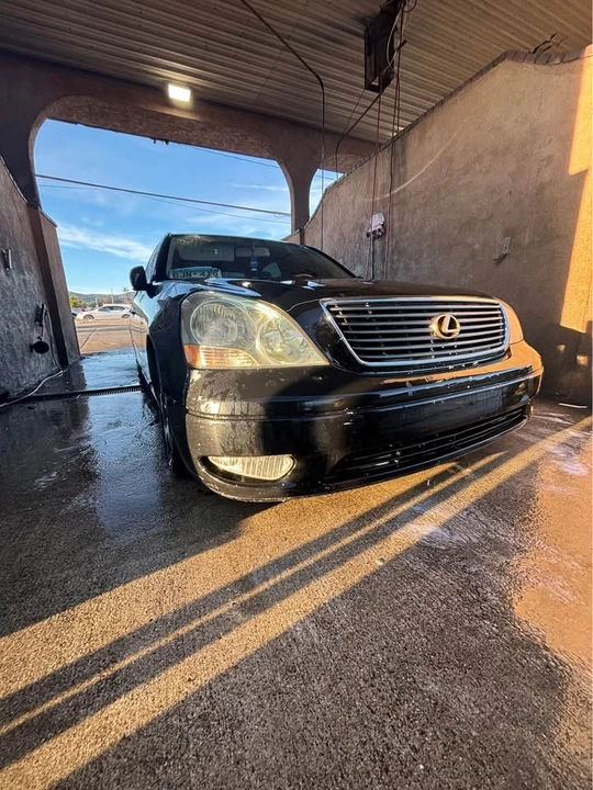 2001 Lexus LS 3rd Gen - Image 3 of 8
