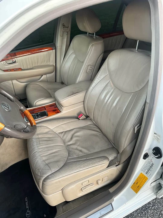 2001 Lexus LS 3rd Gen - Image 8 of 9