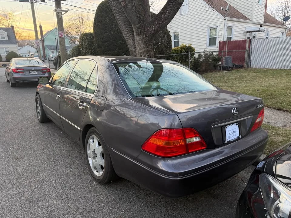 2001 Lexus LS 3rd Gen - Image 4 of 7
