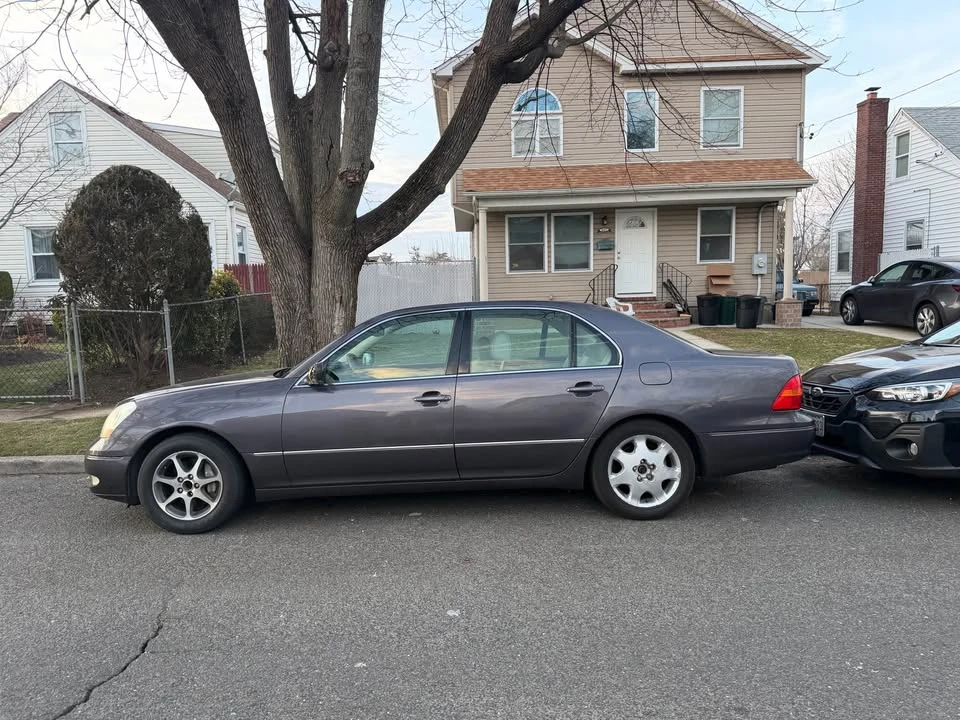 2001 Lexus LS 3rd Gen - Image 7 of 8