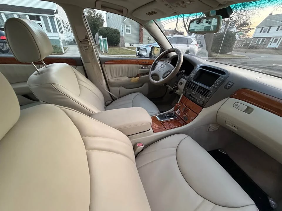 2001 Lexus LS 3rd Gen - Image 2 of 8