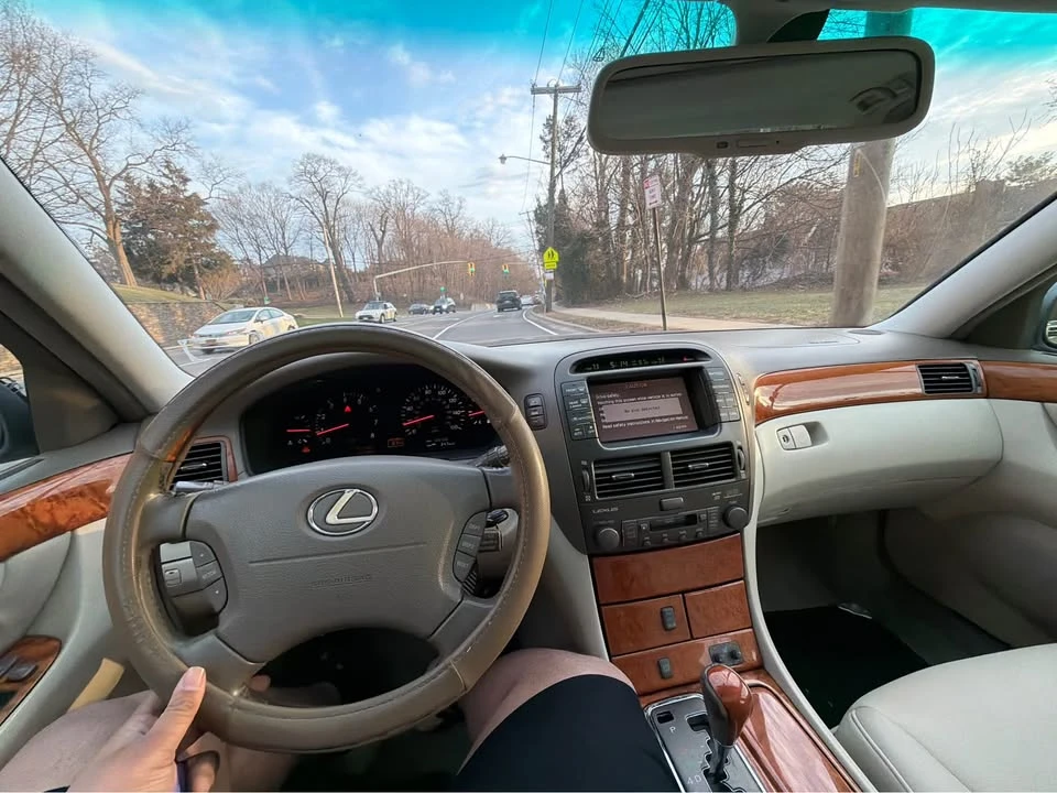 2001 Lexus LS 3rd Gen - Image 7 of 7