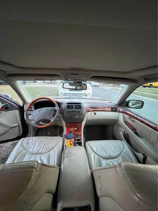 2001 Lexus LS 3rd Gen - Image 4 of 5
