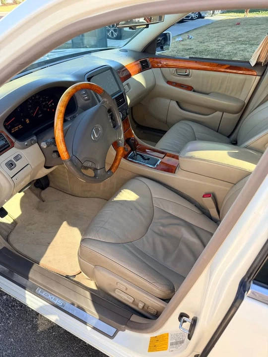 2001 Lexus LS 3rd Gen - Image 2 of 8