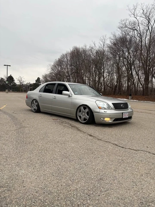 2001 Lexus LS 3rd Gen - Image 3 of 5