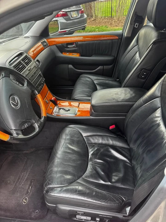 2001 Lexus LS 3rd Gen - Image 4 of 6
