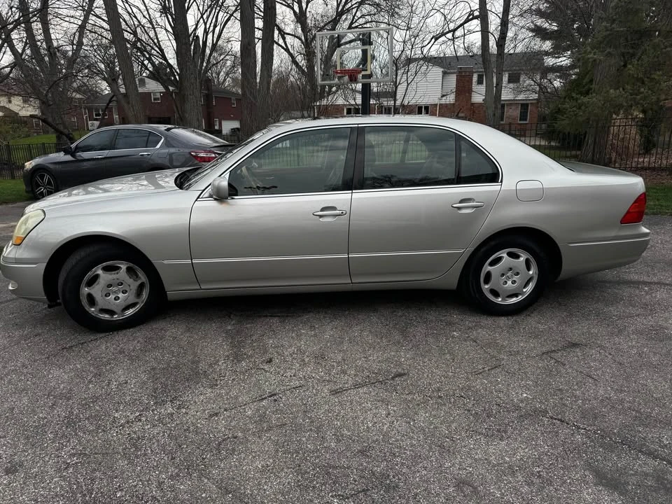 2001 Lexus LS 3rd Gen - Image 6 of 6