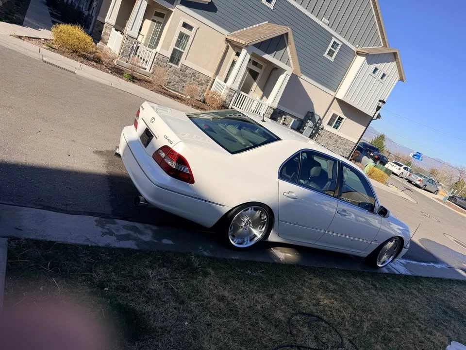 2001 Lexus LS 3rd Gen - Image 5 of 8
