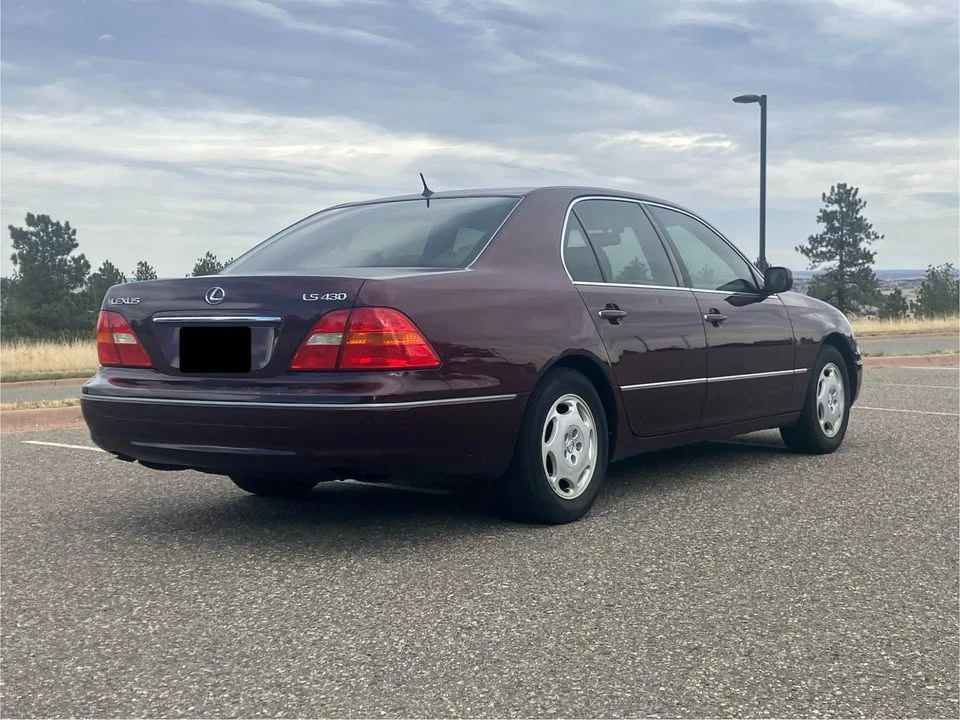 2001 Lexus LS 3rd Gen - Image 5 of 19