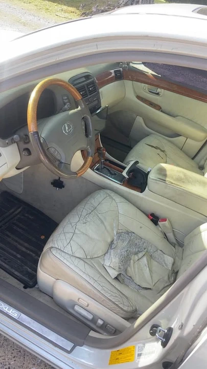 2001 Lexus LS 3rd Gen - Image 4 of 5