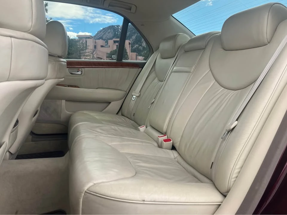 2001 Lexus LS 3rd Gen - Image 10 of 19