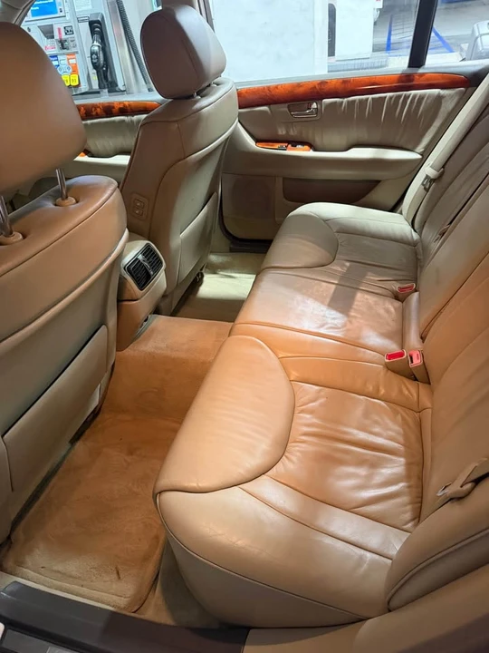 2001 Lexus LS 3rd Gen - Image 8 of 9