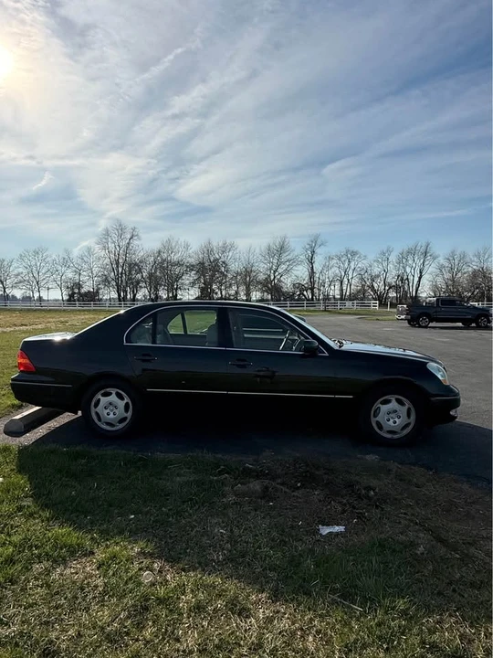 2001 Lexus LS 3rd Gen - Image 4 of 14