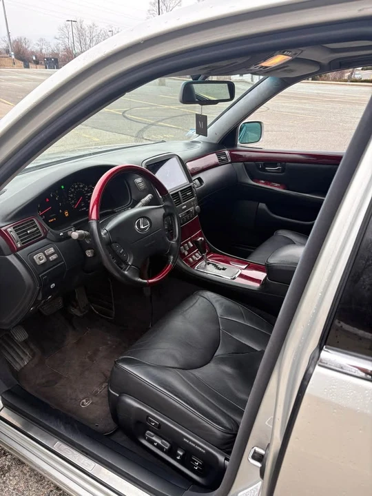 2001 Lexus LS 3rd Gen - Image 5 of 5