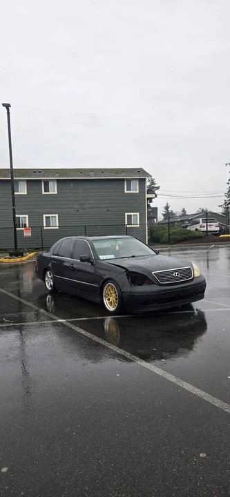 2001 Lexus LS 3rd Gen - Image 3 of 5
