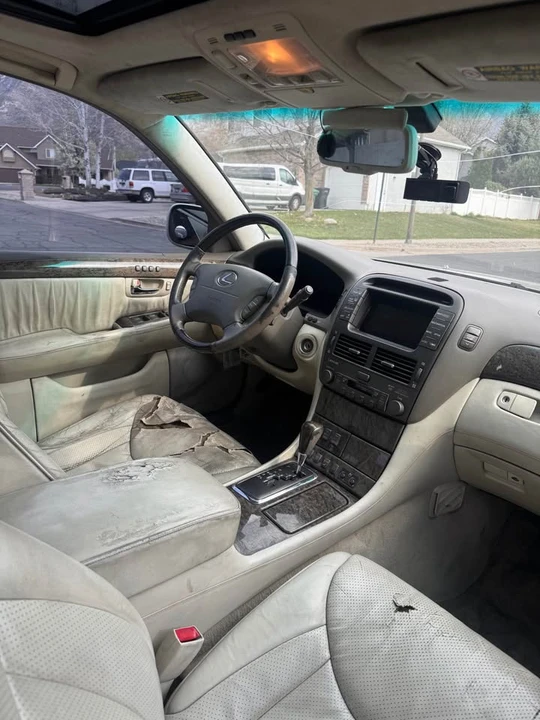 2001 Lexus LS 3rd Gen - Image 8 of 8