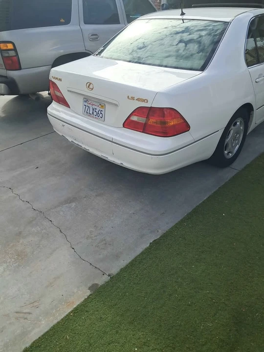 2001 Lexus LS 3rd Gen - Image 2 of 6
