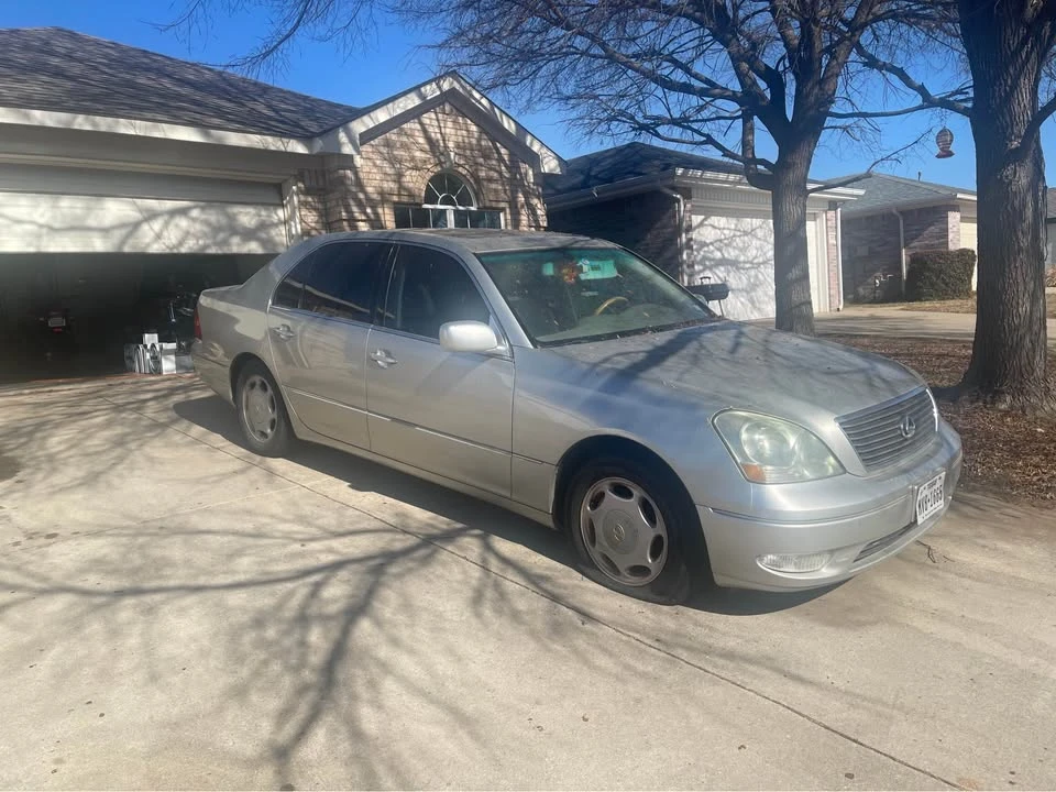 2001 Lexus LS 3rd Gen - Image 2 of 11