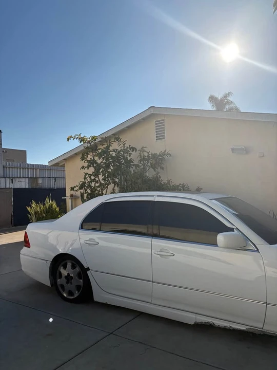 2001 Lexus LS 3rd Gen - Image 2 of 8