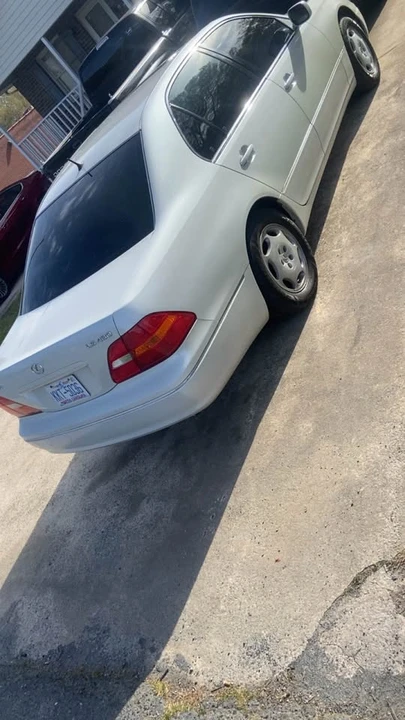 2001 Lexus LS 3rd Gen - Image 3 of 5