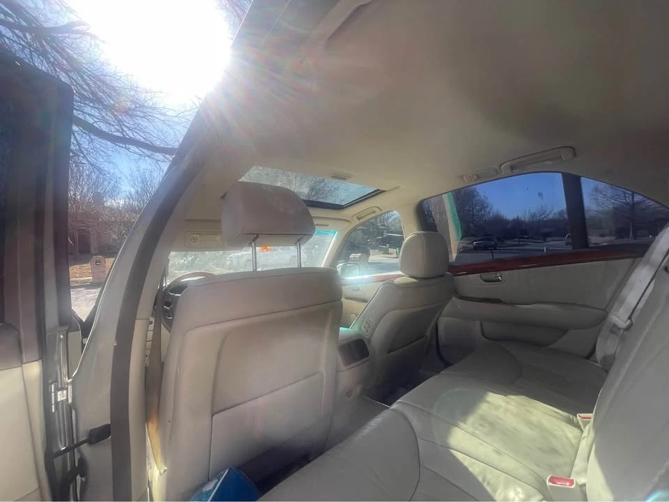 2001 Lexus LS 3rd Gen - Image 10 of 11