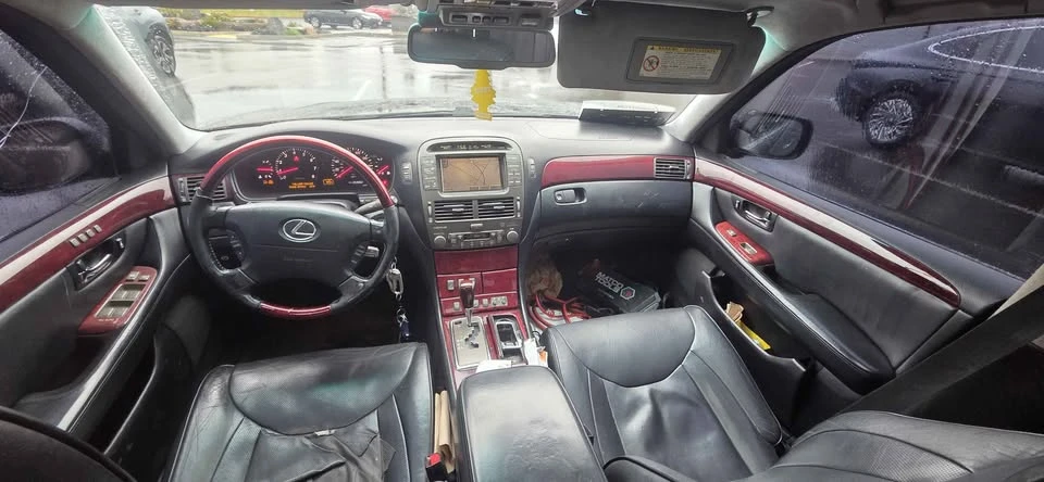 2001 Lexus LS 3rd Gen - Image 5 of 5