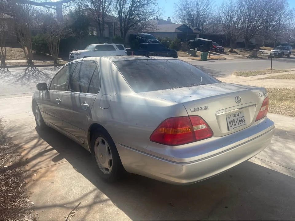 2001 Lexus LS 3rd Gen - Image 3 of 11