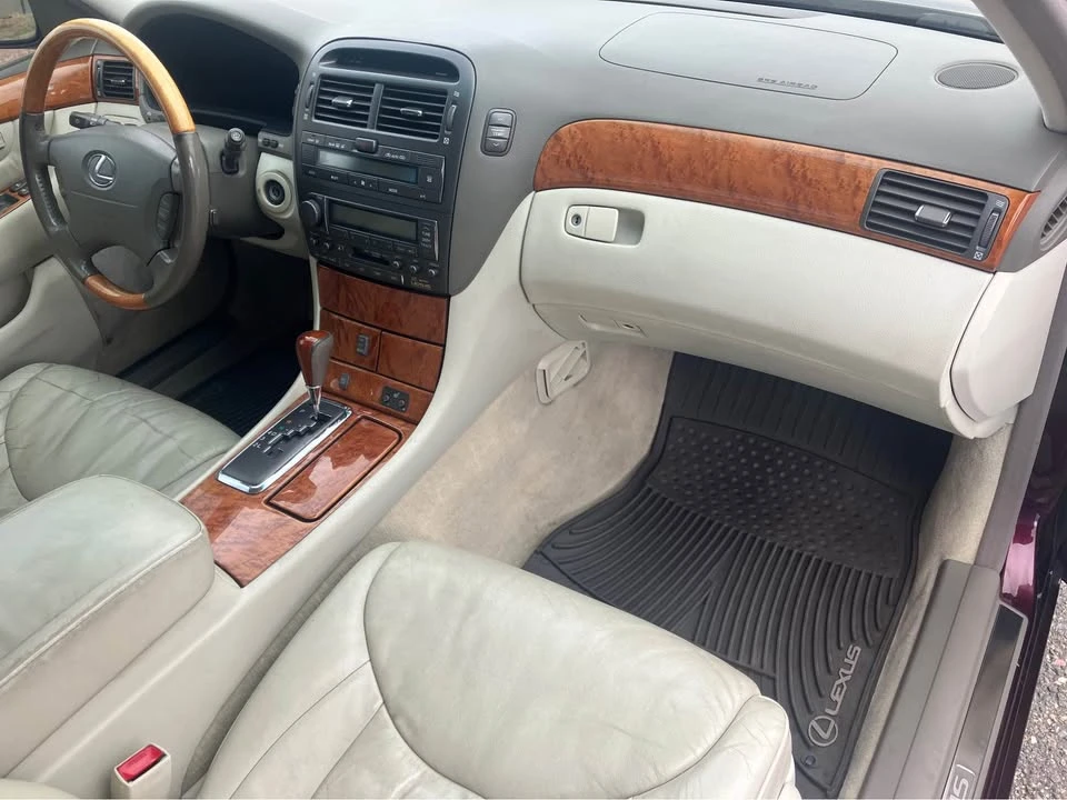 2001 Lexus LS 3rd Gen - Image 13 of 19