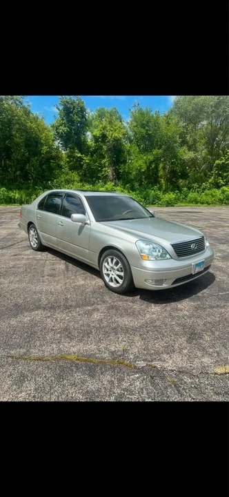 2001 Lexus LS 3rd Gen - Image 2 of 14