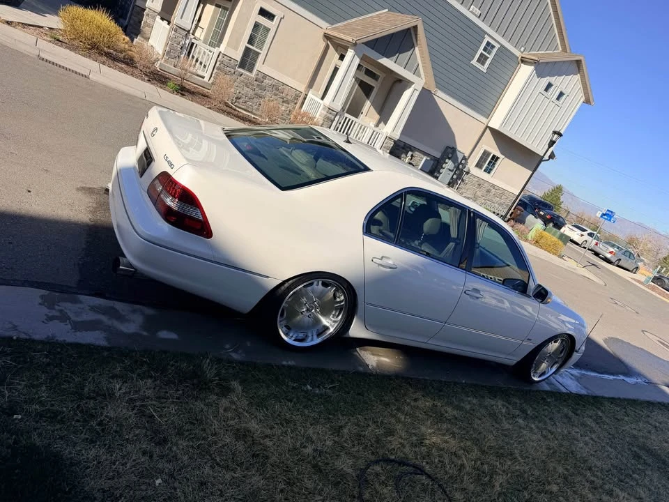 2001 Lexus LS 3rd Gen - Image 4 of 8