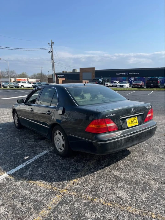 2001 Lexus LS 3rd Gen - Image 2 of 7
