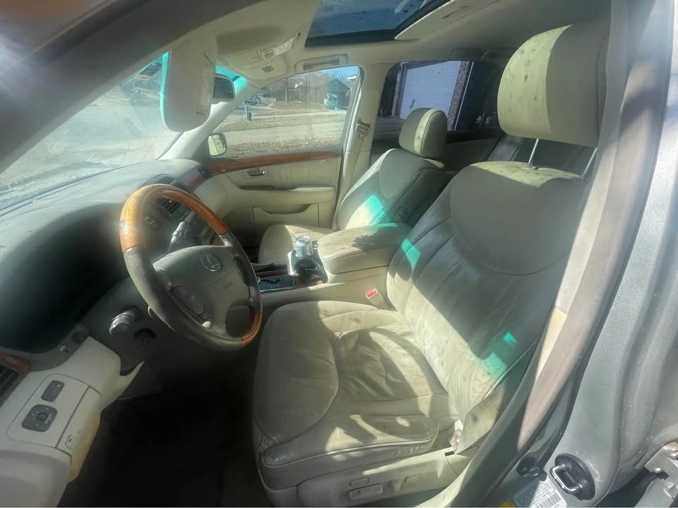 2001 Lexus LS 3rd Gen - Image 6 of 11