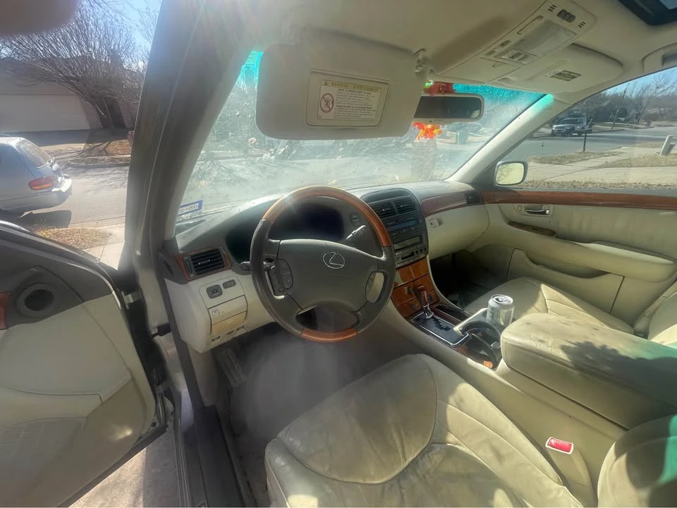 2001 Lexus LS 3rd Gen - Image 7 of 11