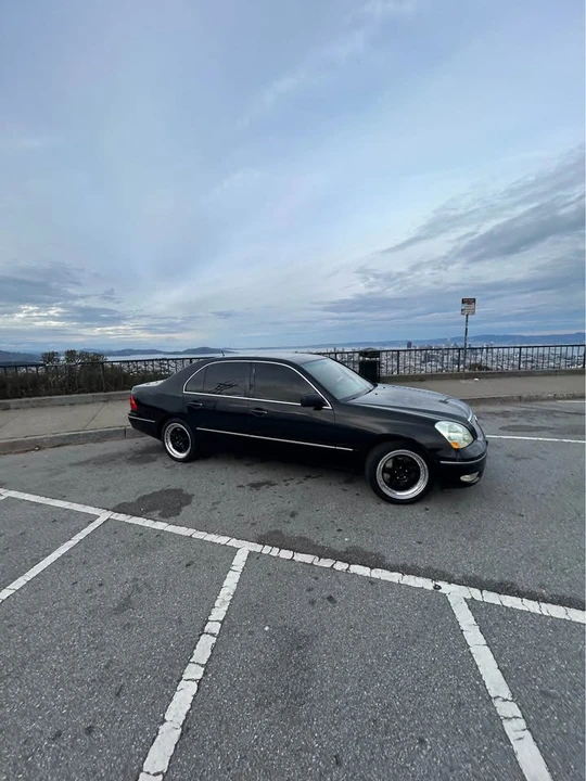2001 Lexus LS 3rd Gen - Image 3 of 8