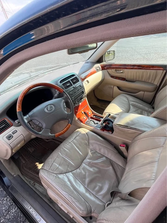 2001 Lexus LS 3rd Gen - Image 6 of 7