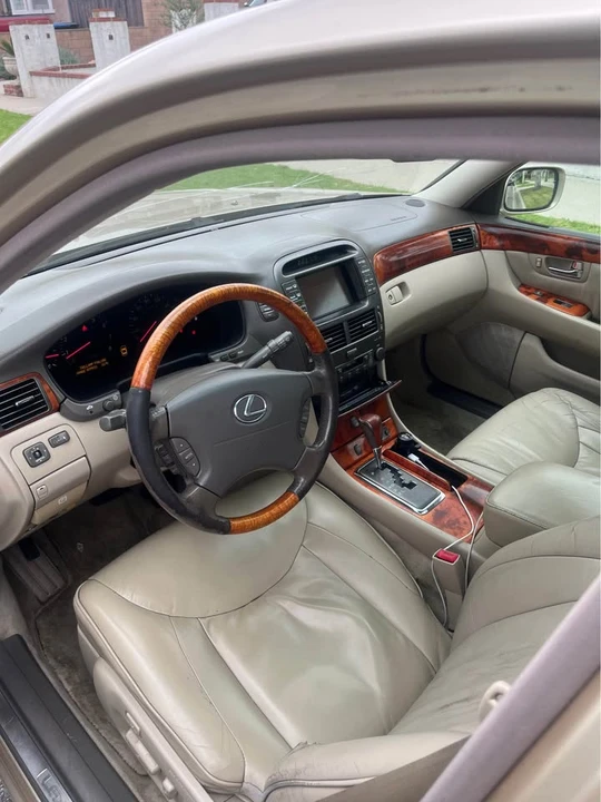 2001 Lexus LS 3rd Gen - Image 4 of 5