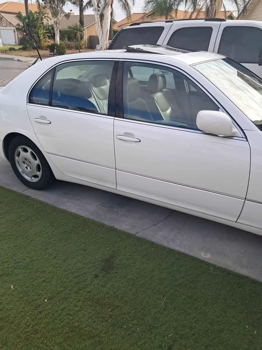 2001 Lexus LS 3rd Gen - Image 3 of 6