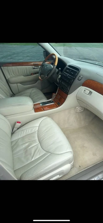 2001 Lexus LS 3rd Gen - Image 11 of 14