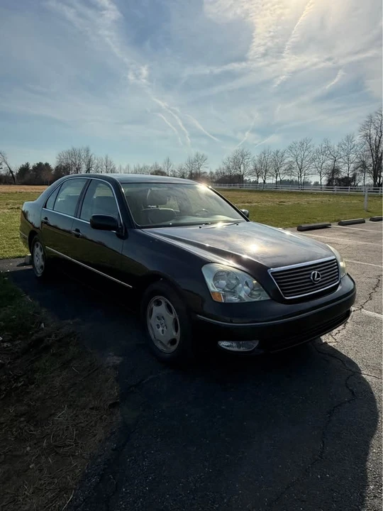 2001 Lexus LS 3rd Gen - Image 3 of 14