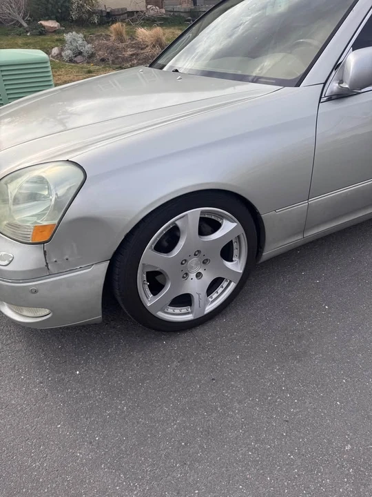 2001 Lexus LS 3rd Gen - Image 4 of 8